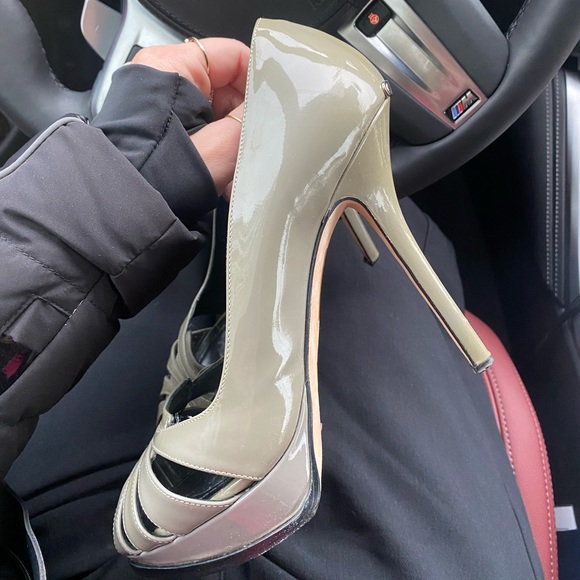 CHRISTIAN DIOR HEELS - Picture 2 of 4